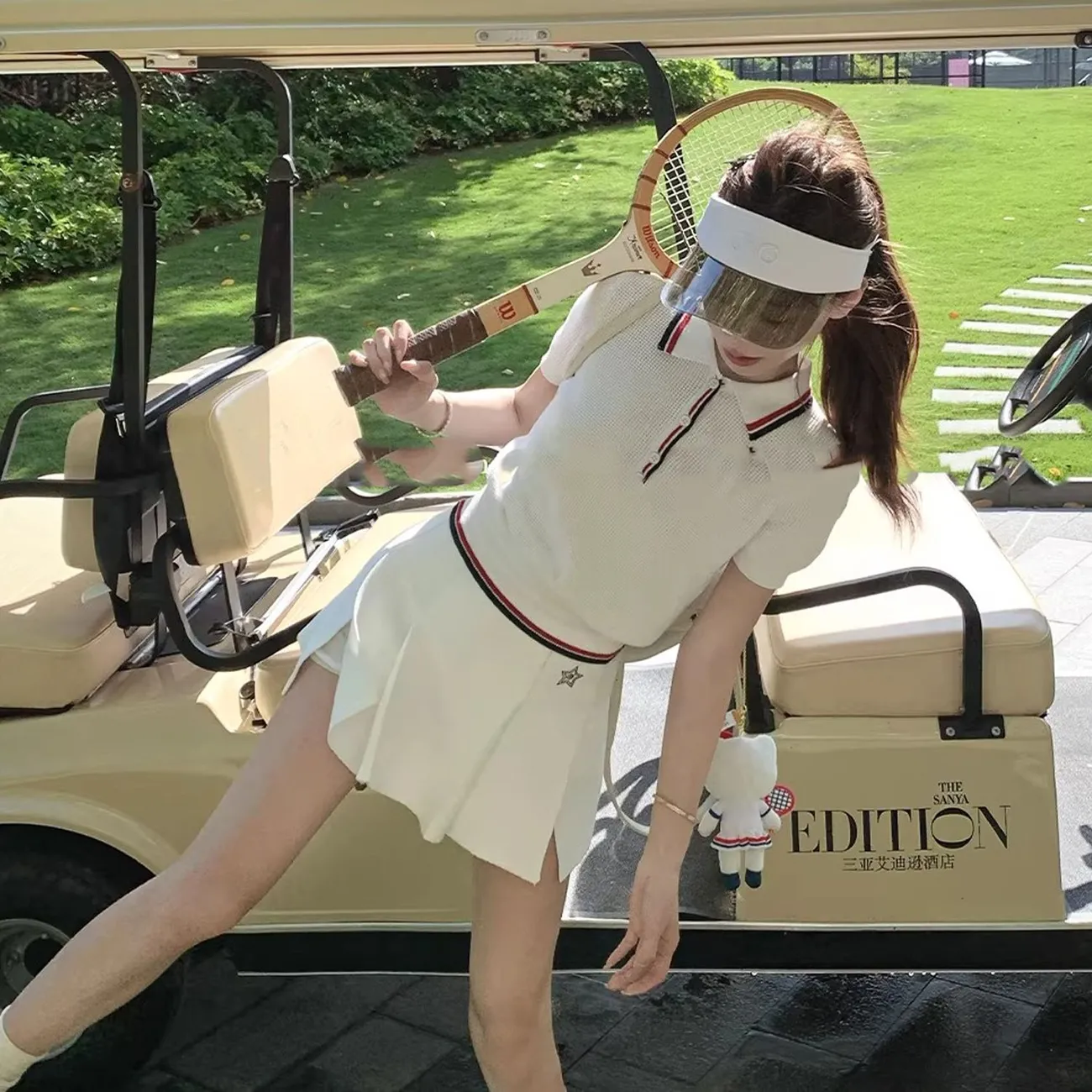 Golf Equipment Women - 夏の女性用テニスシリーズワッフルニットウェアゴルフポロスカートスーツ半袖トップスハイウエストスカートツーピースゴルフウェア